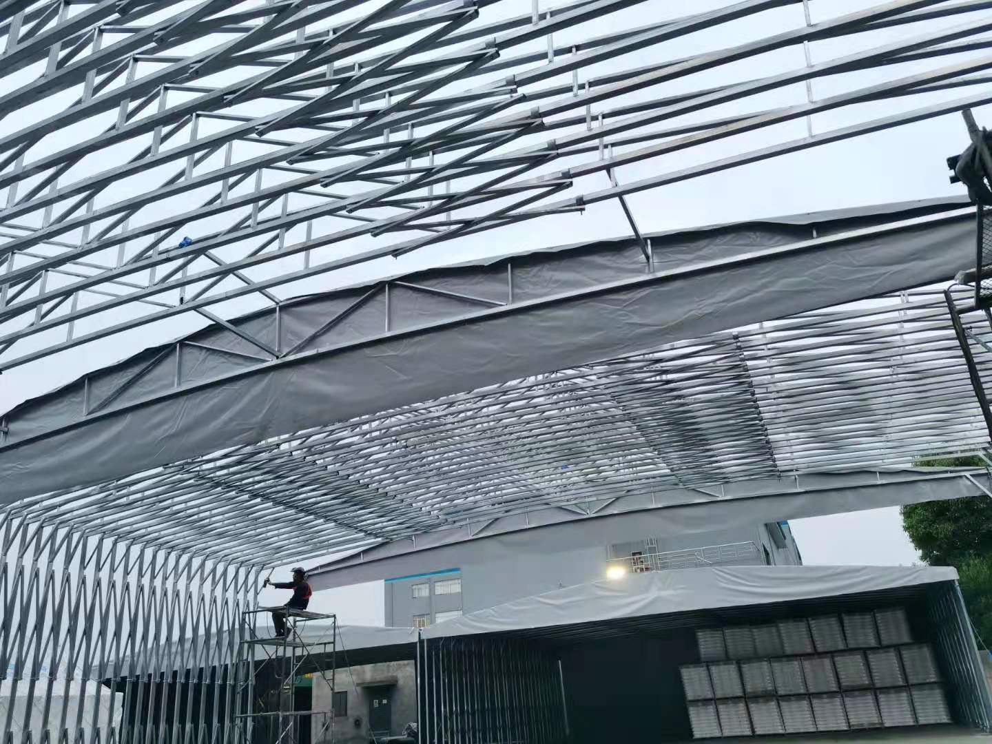 活動(dòng)雨棚